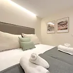Hs Malaga City Center 6Pax